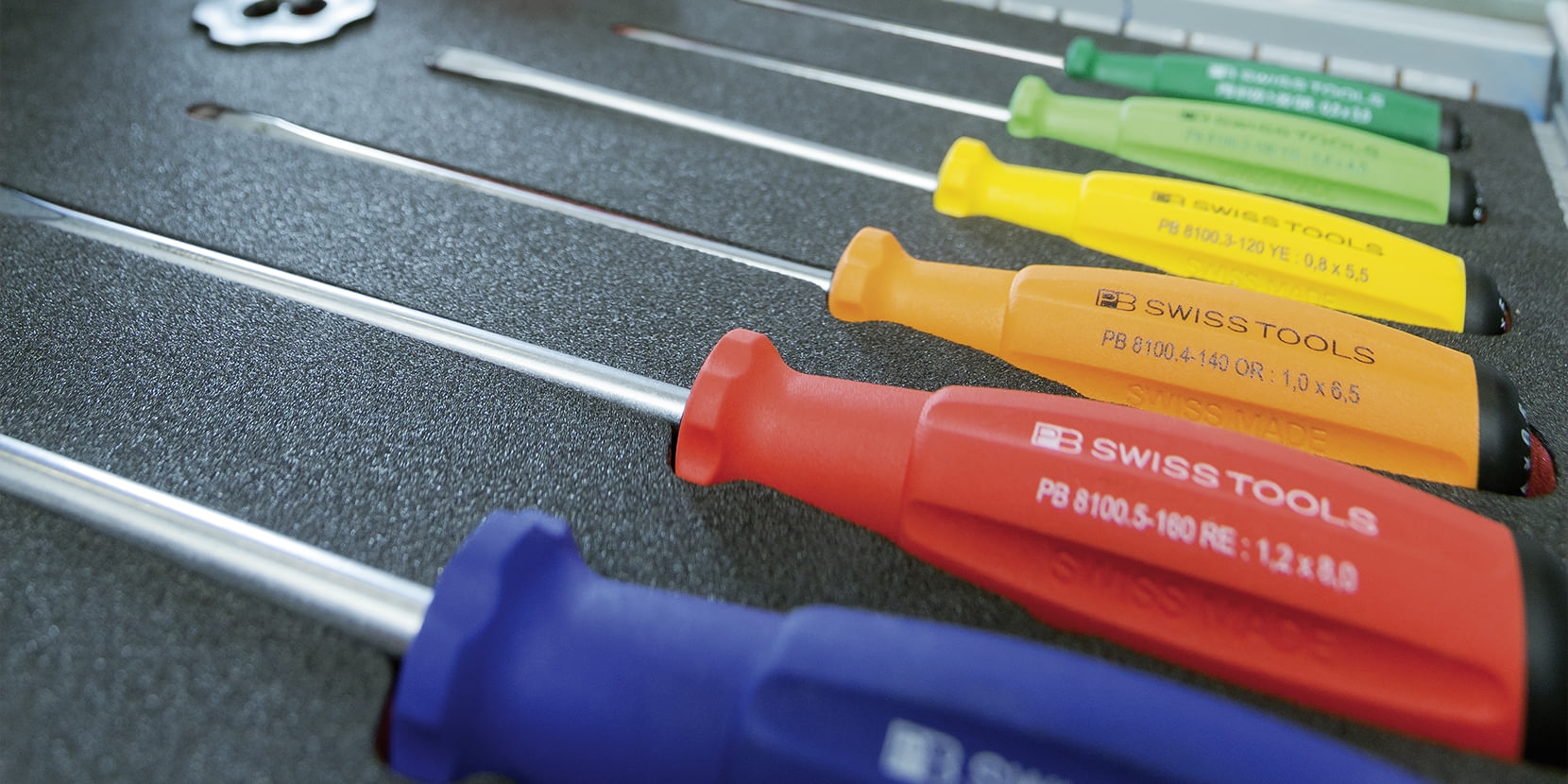 PB Swiss Tools ColorCode 主視覺